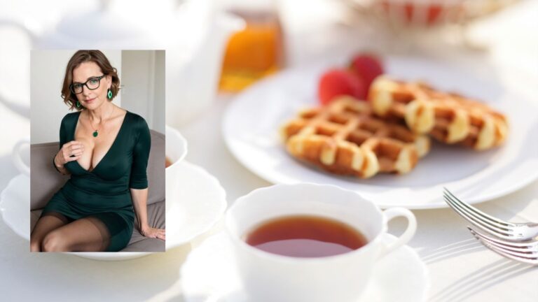 Eliana and afternoon tea